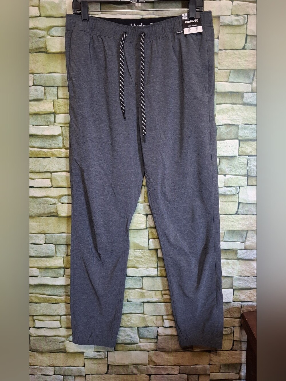 New Hurley Men's Charcoal Gray Twill Joggers